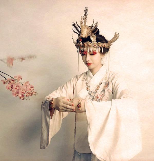 王焱《梦中的婚礼》人物.JPG